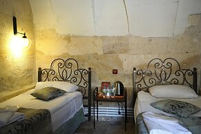 center cave house