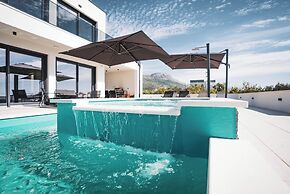 Villa Just be Happy by Trawelltopia