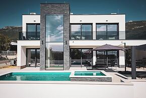 Villa Just be Happy by Trawelltopia