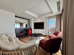 Mavilu Luxury Hotel