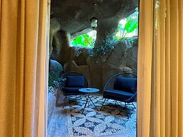 Mavilu Luxury Hotel