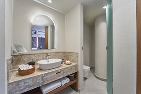 Mavilu Luxury Hotel