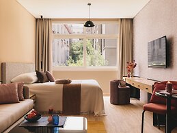 Saint J Hotel