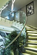 Roya Downtown Boutique Hotel
