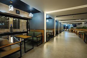 Roya Downtown Boutique Hotel