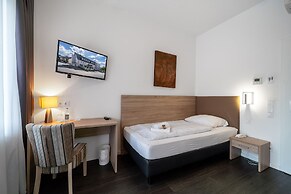 Bella Fino Hotel & Suites