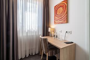Bella Fino Hotel & Suites