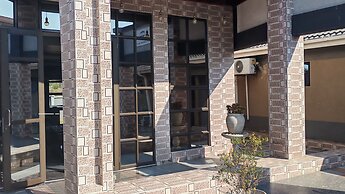 Olu Guest Lodge