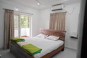 Manish Suites & Service Apartments