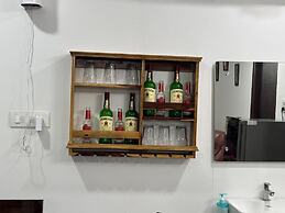 Manish Suites & Service Apartments