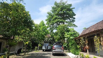 Eyang Residence Limasan Kebon Dalem