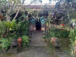 Eyang Residence Limasan Kebon Dalem