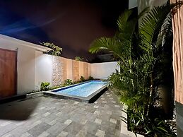 Kubu Deandari Guest House
