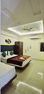 Hotel Meri & Residency