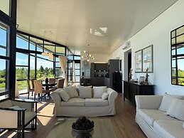 La Casa de Cristal by Puerto Dijama