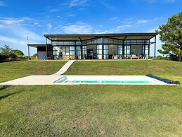 La Casa de Cristal by Puerto Dijama