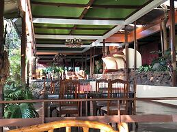 Maasai Lodge