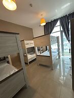 Lyo hostel Marina Whraf 1