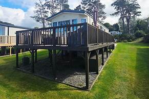Cariad Bach 64 Dinas Cross