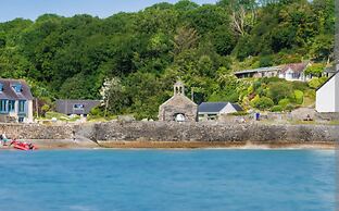 Cariad Bach 64 Dinas Cross