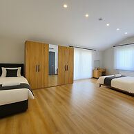 Professionally Maintained Spacious New Suites 2-3