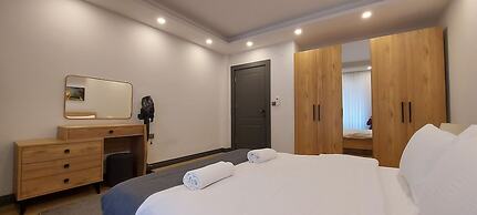 Professionally Maintained Spacious New Suites 2-2