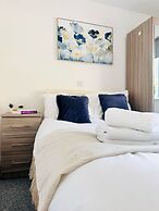 Spacious and Comfortable 2-bed Flat
