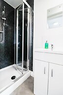 Spacious and Comfortable 2-bed Flat