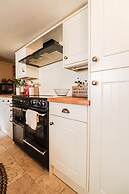 Charming Period Cottage With Free Wifi