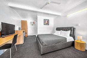Pearly Shell Motel
