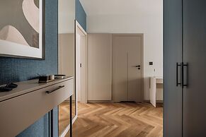 Electra Apartments by StayLab