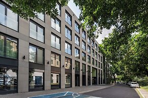 Electra Apartments by StayLab