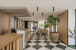 Electra Apartments by StayLab
