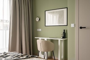Electra Apartments by StayLab
