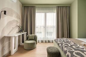 Electra Apartments by StayLab