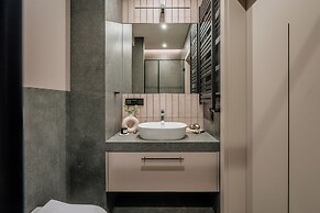 Electra Apartments by StayLab