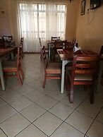 Reyna Hotel Machakos