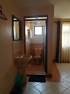 Reyna Hotel Machakos