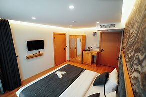 YAMANS PARK HOTEL