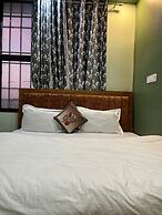 HOTEL BHAGWATI PALACE