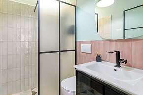 Charm Beach Retreat