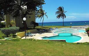 3 Bedroom Beachfront Cozy House