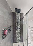 Kimia Suite Room