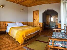 Kasar Rainbow Yoga Retreat