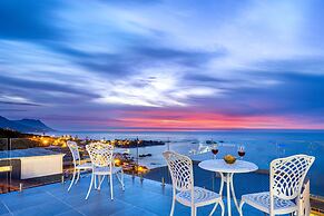 YOLO Spaces - Clifton Petite Villa