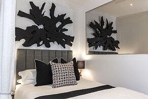 YOLO Spaces - Clifton Petite Villa