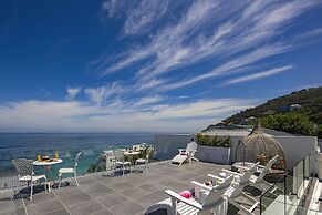 YOLO Spaces - Clifton Petite Villa