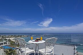 YOLO Spaces - Clifton Petite Villa