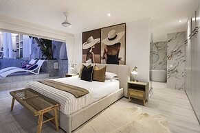 YOLO Spaces - Clifton Petite Villa