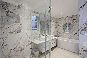 YOLO Spaces - Clifton Petite Villa